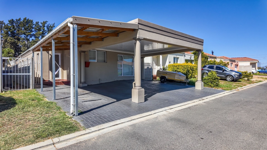 4 Bedroom Property for Sale in Paarl East Western Cape